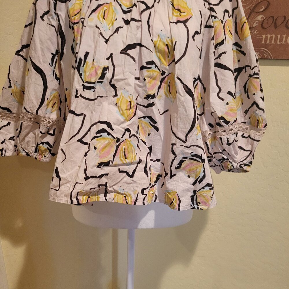 Velvet by Graham & Spencer Zoey Print top in Lilypad Print in Multi - Size M NWT - Picture 7 of 14